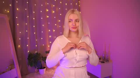  Amelia  online show from March 12, 4:59 am