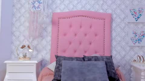 amelie_rouse_ online show from February 19, 8:41 pm