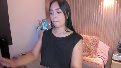 Amelie online show from November 5, 12:10 pm