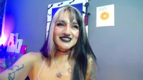 AMELIEROUS .. see you tomorrow  kisses online show from April 2, 4:10 am