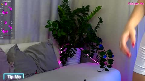 AmeliRoyse online show from September 14, 5:00 pm