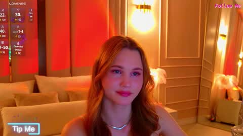 AmeliRoyse online show from March 19, 5:39 pm