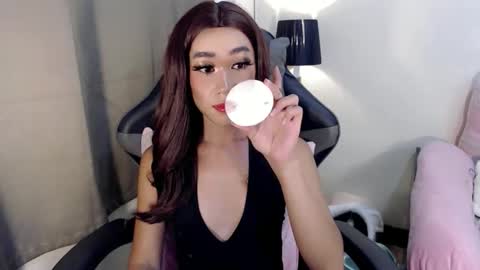 Snapshot of ami_lewis chatting on October 21, 6:01 pm JOANNA online show from October 21, 6:01 pm