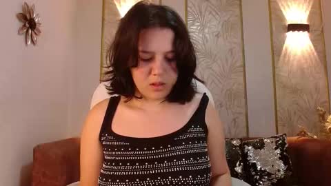 Snapshot of amie_gh chatting on October 16, 11:24 am Amie  online show from October 16, 11:24 am