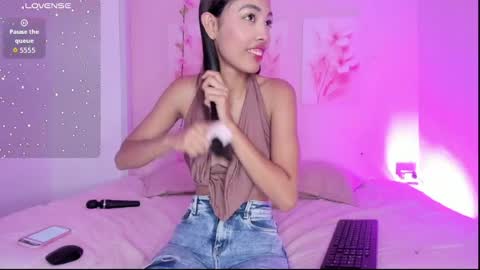 AmiiClark  online show from June 3, 7:08 pm