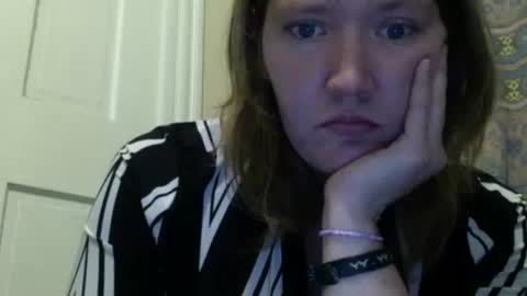 amileamariestar online show from December 19, 11:14 pm