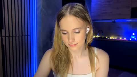 Amily online show from May 19, 4:36 pm