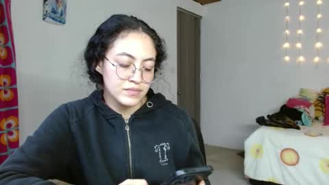 amitlu_ online show from March 3, 10:51 pm