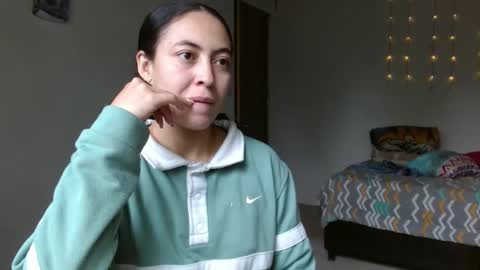 amitlu_ online show from February 15, 6:44 pm