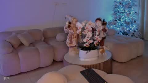 Ammy  online show from December 11, 2:09 am