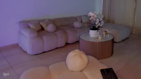 Ammy  online show from January 4, 10:45 pm