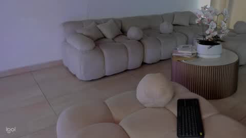 Ammy  online show from February 11, 9:14 pm