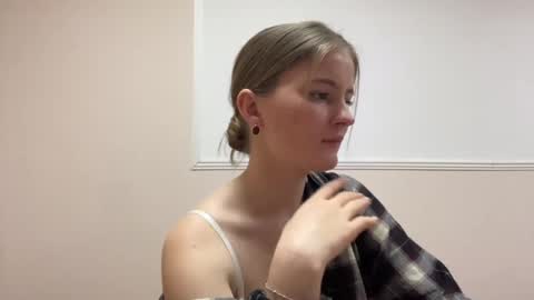 Emma online show from April 26, 9:12 pm