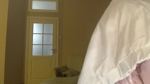 miss unforgettable online show from February 25, 7:06 pm