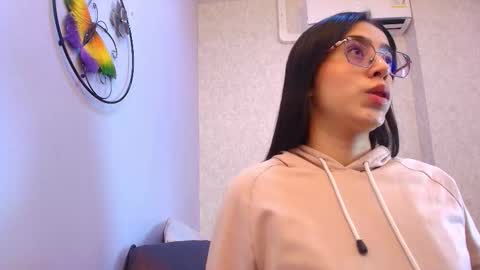 amy__wats0n online show from January 13, 7:07 pm