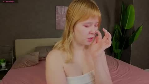 Amy online show from November 27, 12:35 am