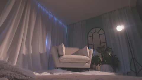 Amy Armstrong online show from February 10, 10:57 pm