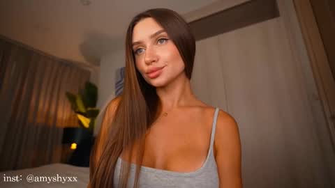 amylure online show from March 11, 1:58 pm