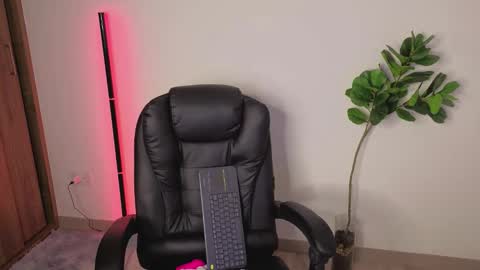 Snapshot of amyross1 chatting on September 13, 6:54 am Aleja  online show from September 13, 6:54 am