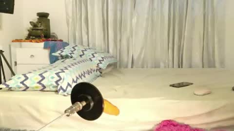 Amyross online show from June 12, 3:53 pm