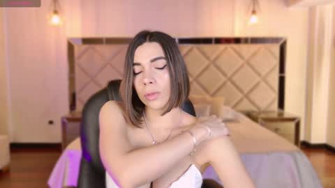 AMY WALKER online show from March 6, 10:09 am