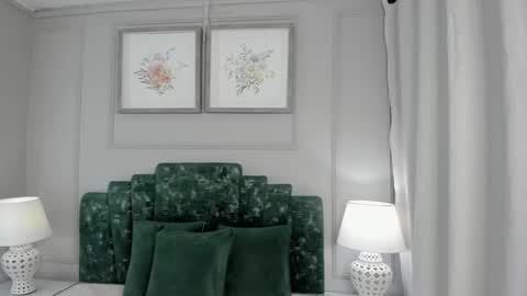 Ana  online show from October 7, 10:52 am