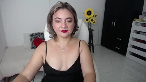Snapshot of ana_hotmilf chatting on February 5, 11:55 am  Ana  online show from February 5, 11:55 am