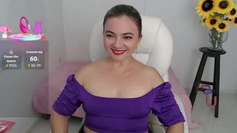 Snapshot of ana_hotmilf chatting on September 29, 11:21 pm  Ana  online show from September 29, 11:21 pm