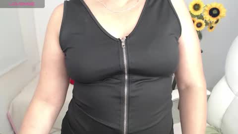 Snapshot of ana_hotmilf chatting on October 10, 8:25 pm  Ana  online show from October 10, 8:25 pm