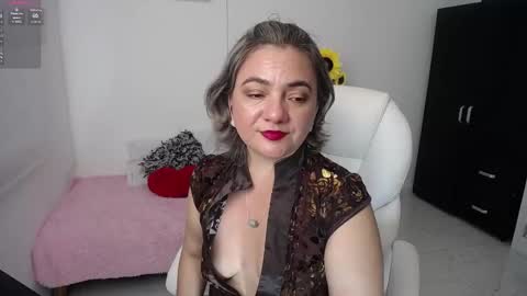 Snapshot of ana_hotmilf chatting on December 27, 1:22 am  Ana  online show from December 27, 1:22 am
