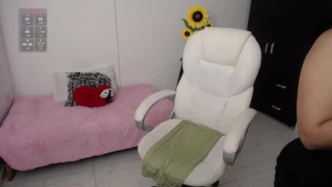 Snapshot of ana_hotmilf chatting on December 30, 12:11 am  Ana  online show from December 30, 12:11 am