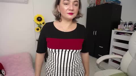 Snapshot of ana_hotmilf chatting on December 20, 11:43 am  Ana  online show from December 20, 11:43 am