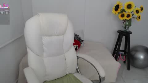 Snapshot of ana_hotmilf chatting on September 13, 1:13 am  Ana  online show from September 13, 1:13 am