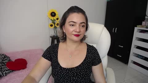 Snapshot of ana_hotmilf chatting on December 18, 1:23 pm  Ana  online show from December 18, 1:23 pm