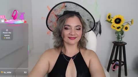 Snapshot of ana_hotmilfx chatting on November 2, 12:47 am ANA online show from November 2, 12:47 am