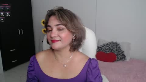 Snapshot of ana_hotmilfx chatting on February 18, 12:26 am ANA online show from February 18, 12:26 am