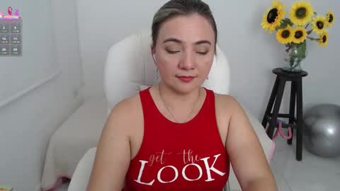 Snapshot of ana_hotmilfx chatting on September 11, 12:44 am ANA online show from September 11, 12:44 am