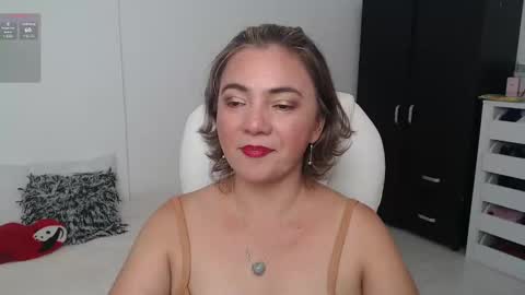 Snapshot of ana_hotmilfx chatting on January 7, 10:08 pm ANA online show from January 7, 10:08 pm