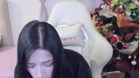 Im anna but you can call me as you want online show from December 21, 4:25 pm