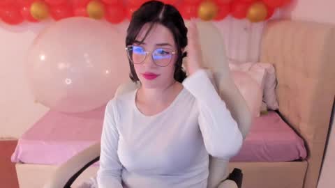 Im anna but you can call me as you want online show from February 7, 4:35 pm