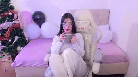 Im anna but you can call me as you want online show from January 7, 9:29 pm