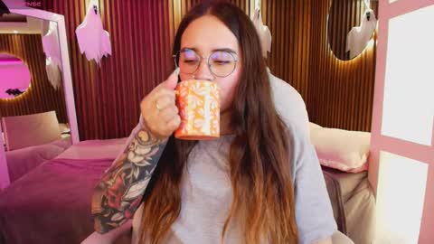 Ana online show from October 8, 7:51 pm