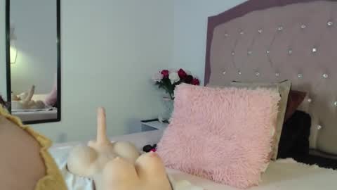 Ana Moon  online show from December 17, 5:22 am