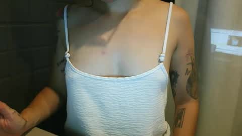 anabelucci_ online show from February 17, 1:16 am