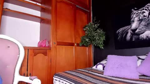 Anahi online show from February 15, 7:06 pm