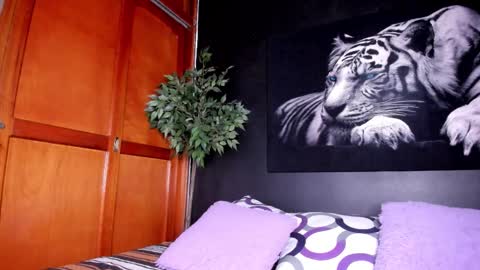 Anahi online show from February 12, 3:30 am