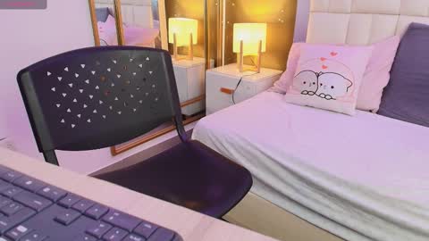 Anahi  online show from October 14, 7:38 pm