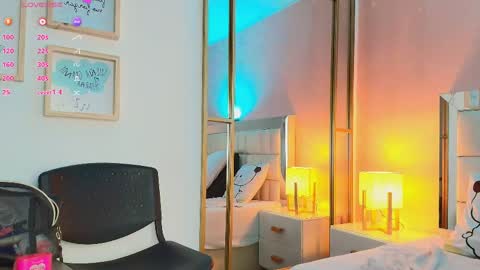 Anahi  online show from April 8, 7:38 pm