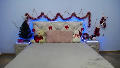 anastacyyellig online show from January 8, 6:20 am