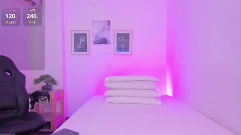 Ana online show from November 14, 7:47 pm